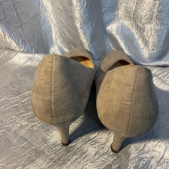 CL by Laundry Nanette tan suede heels 9 - Picture 5 of 7